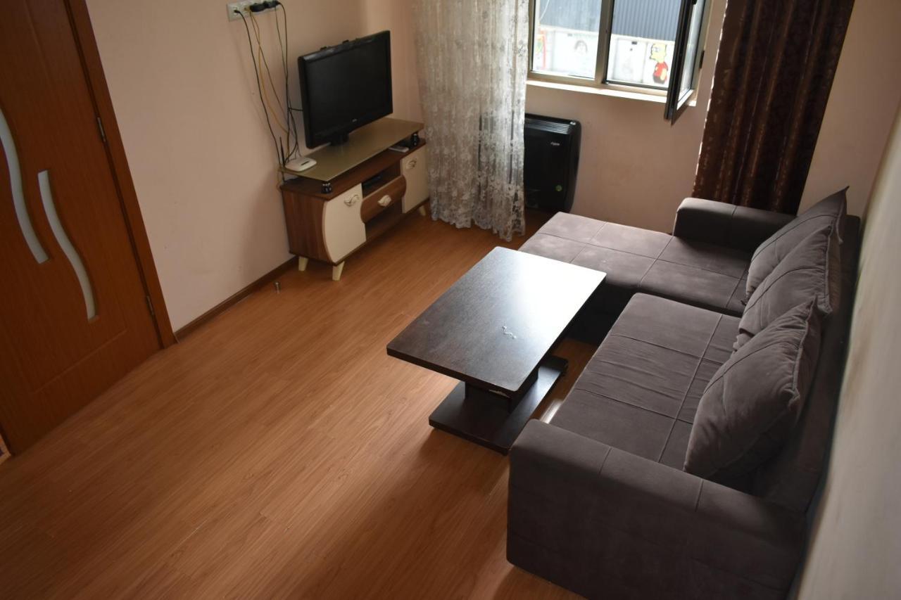 Ucha'S Apartment Μπατούμι Εξωτερικό φωτογραφία