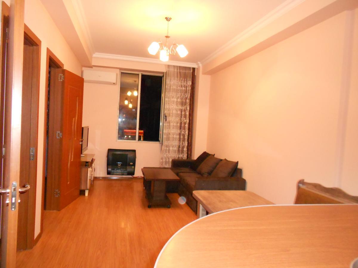 Ucha'S Apartment Μπατούμι Εξωτερικό φωτογραφία